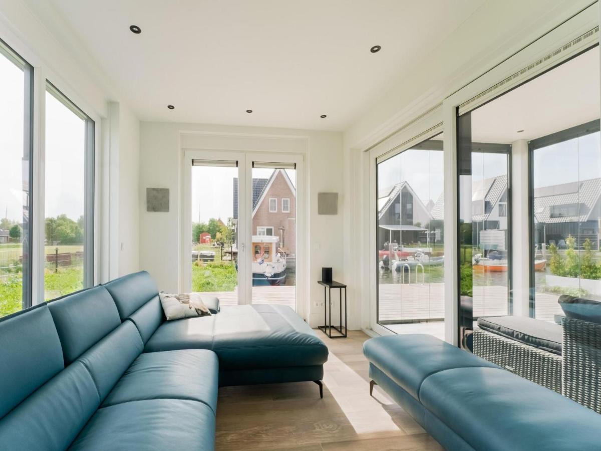 Peaceful Villa On The Water In Stavoren Eksteriør billede